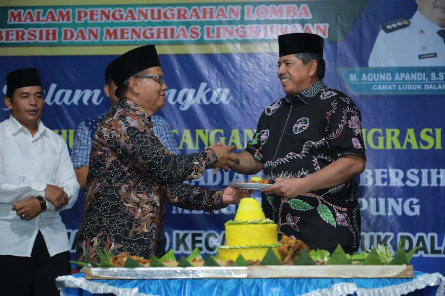 Bupati Alfedri Minta Warga Transmigran Berkontribusi Positif Memajukan Kabupaten Siak
