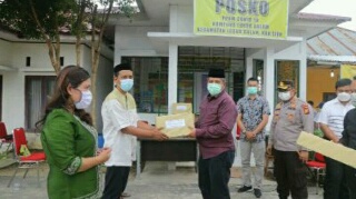 Bupati Siak Alfedri Berikan Bantuan Masker untuk Rumah Ibadah 
