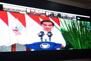 Bentuk Nyata Komitmen Pemerintah, Jokowi Kembali Bagikan Ratusan Ribu Sertifikat Tanah