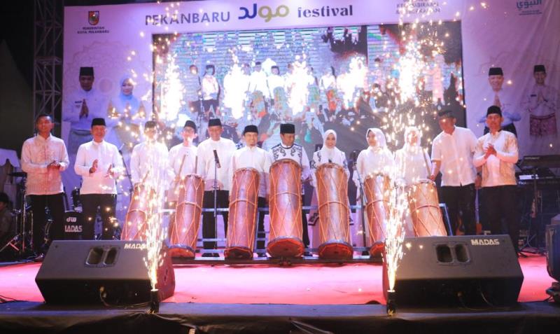 Dibuka Pj Wako, Ribuan Warga Antusias Hadiri Pembukaan Pekan Maulid Festival 2023