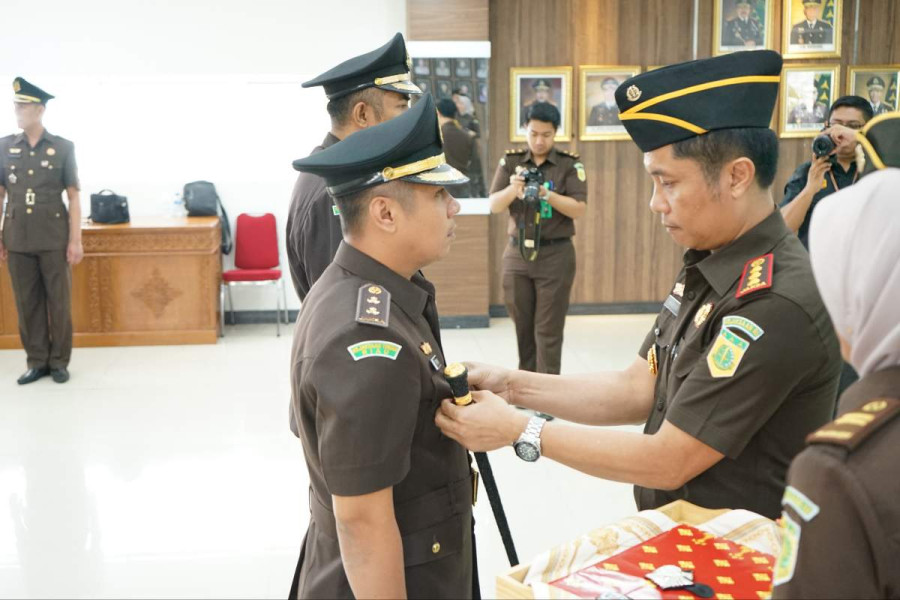Kajari Pekanbaru Lantik 2 Pejabat Setingkat Kasi