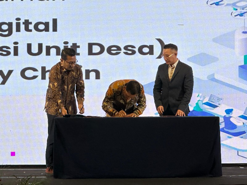 Telkom Group dan DEKOPIN Teken Nota Kesepahaman Dukung Pengembangan Ekosistem Digital di KUD Seluruh Indonesia