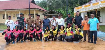 Plt Camat Jon Hendri Buka Turnamen Volly Ball Putri Sebratah Cup 2022 