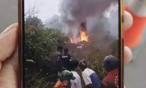 Pesawat Latih Jatuh di Perkebunan Teh Ciwidey Bandung, Polisi Sebut Jenis Helikopter   