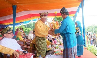 MTQ Ke-36 Riau, Bupati Inhil Ikuti Prosesi Pelepasan Pawai Ta'aruf