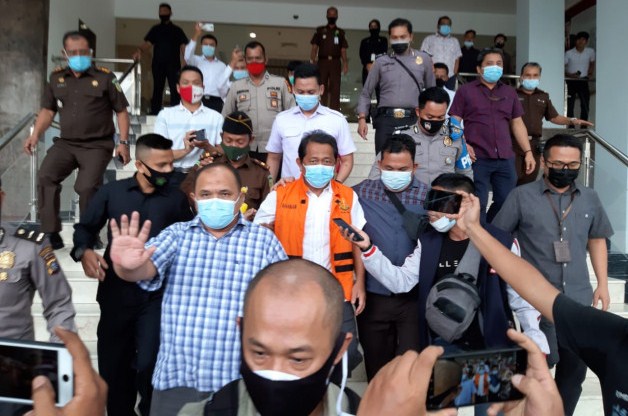 Masyarakat Riau Gempar, Kejati Riau Jadikan Yan Prana Tersangka & Langsung Ditahan