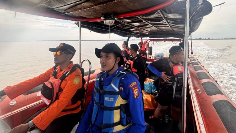 Jatuh ke Laut Saat Berlayar, ABK KM Makmur Jaya 89 Masih Dalam Pencarian