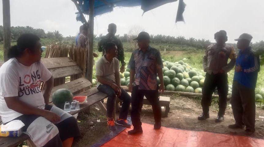 Sambangi Masyarakat, Bripka Adiyanto Ajak Jaga Kamtibmas Selama Pilkada