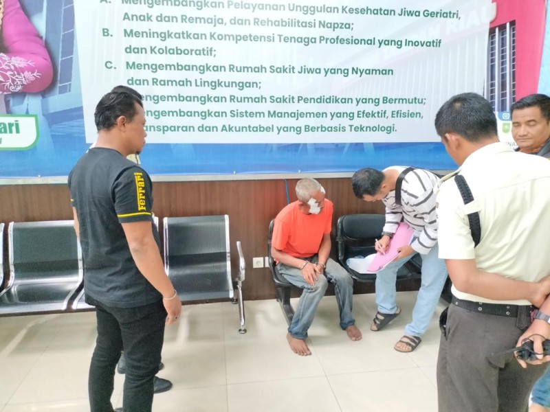 ODGJ yang Bunuh Seorang Pria di Pekanbaru Dibawa ke RS Jiwa Tampan