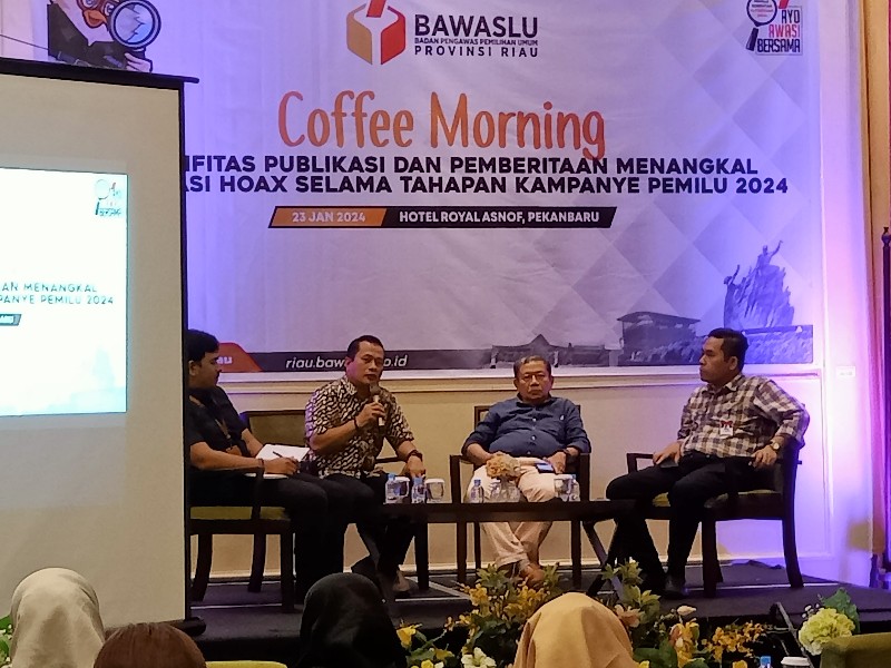 Bawaslu Riau Bahas Efektivitas Pemberitaan Menangkal Hoax Selama Tahapan Kampanye Pemilu 2024