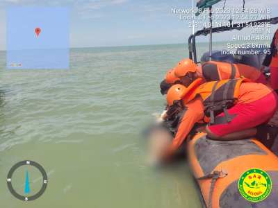 Tenggelam Demi Teman, Acen Ditemukan Sudah Meninggal di Beting Aceh Bengkalis
