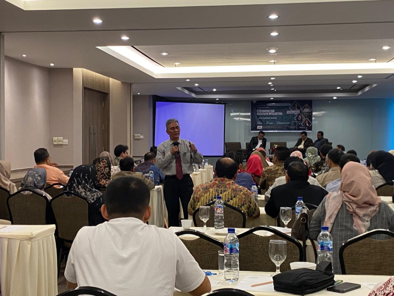 Dihadiri Ratusan Peserta, Fakultas Hukum UIR Jabarkan Pentingnya Hak Kekayaan Intelektual