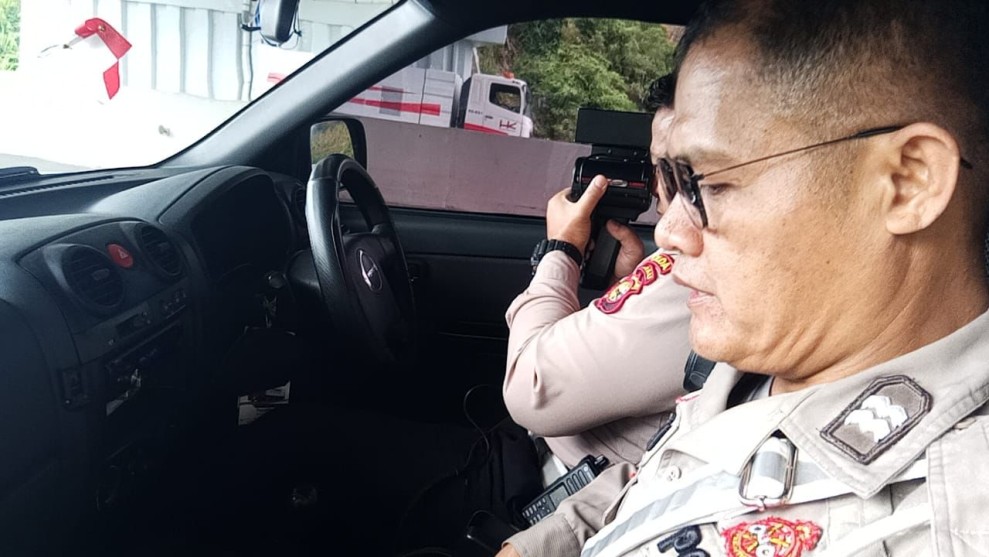 Ciptakan Mudik Aman, Ditlantas Polda Riau Awasi Batas Kecepatan Kendaraan dengan Speed Gun