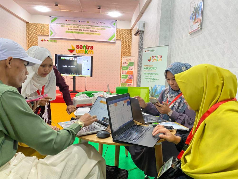 Memperluas Jangkauan Pasar, Nasabah UMKM BRK Syariah Diberikan Pelatihan dan Sertifikasi Digital Marketing