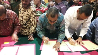 Bupati H.Mursini Tandatangani MoU dengan Kemdes dan Dunia Usaha Kembangkan Produk Unggulan