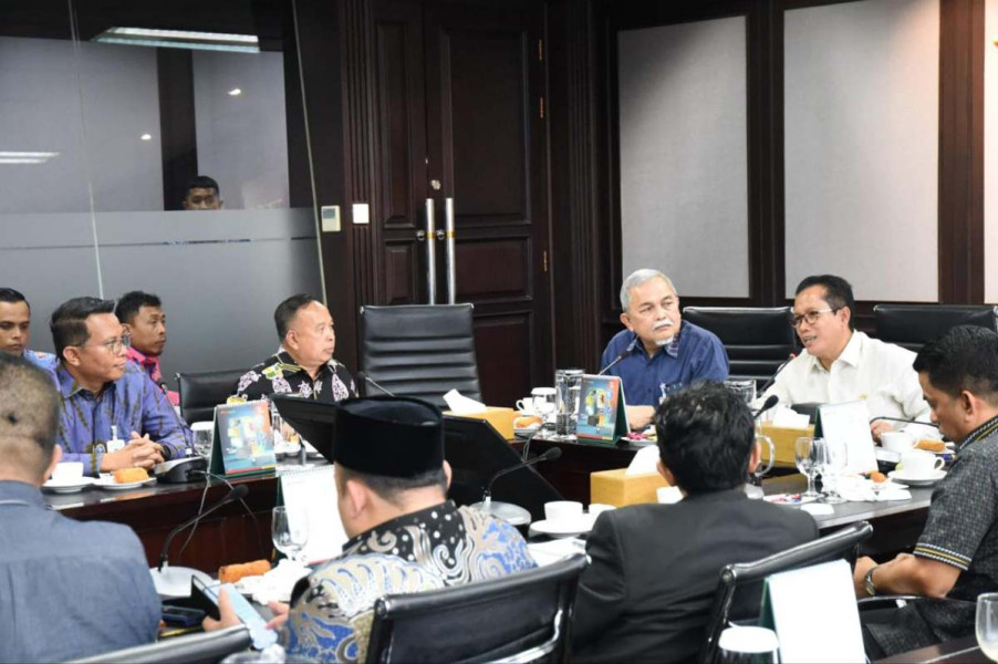 BRK Syariah Bersama Komisi III DPRD Riau Bahas Dukungan Program dan Sinergi dengan BUMD