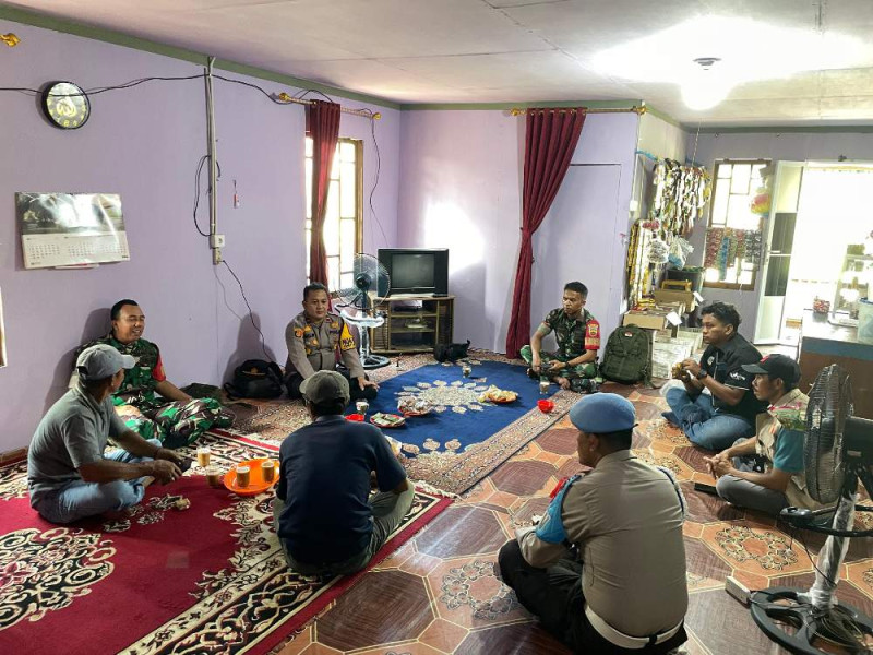 Turun Langsung Temui Warga, Kapolsek Concong Ajak Sukseskan Pilkada 2024