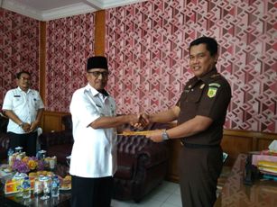 Diskominfo dan Dishub Inhil Tandatangani MoU Datun dengan Kejaksaan
