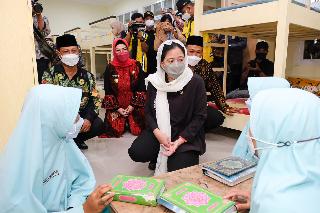 Puan Maharani Resmikan Rusun Ponpes di Jateng