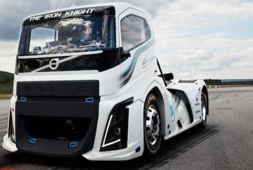 Truk Volvo Catat Rekor Tercepat 275 Km per Jam