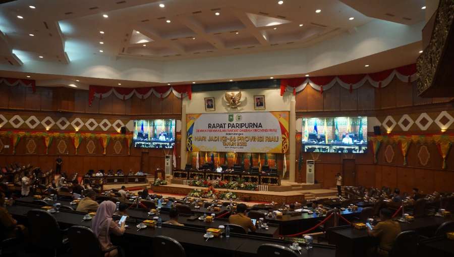 Pemprov Riau Sampaikan Tiga Ranperda di Rapat Paripurna, Satu Diantaranya Tentang Pajak dan Retribusi Daerah