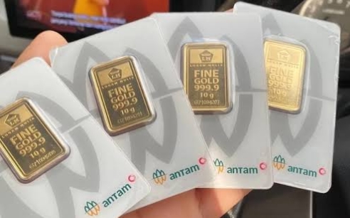 Momen Borong? Harga Emas Antam Terjun dari Rp2,6 Juta, Cek Daftar Lengkapnya