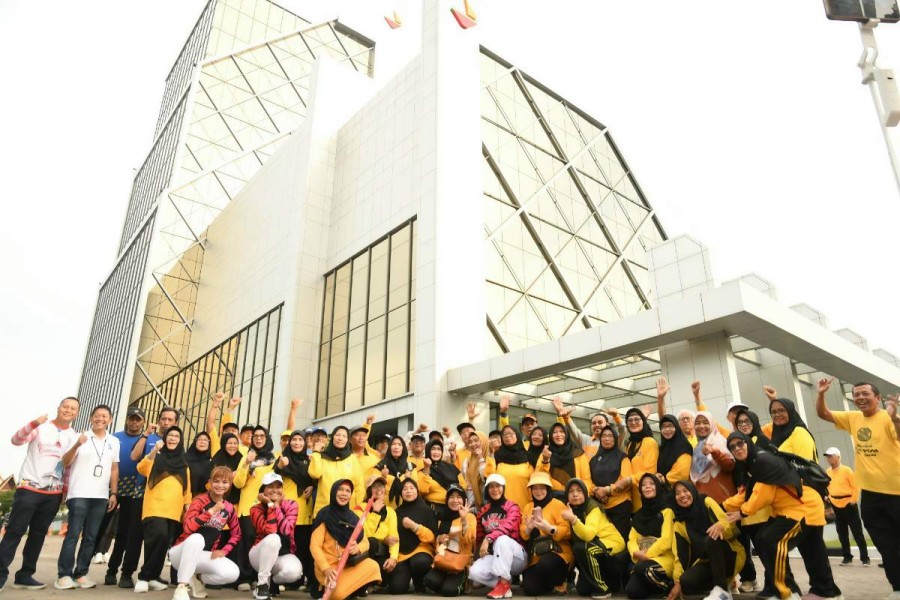 BRK Syariah Gelar Senam Sehat dan Layanan Pemeriksaan Kesehatan untuk Nasabah