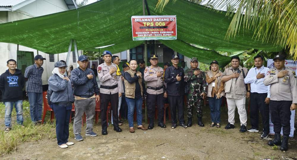 Kapolsek Tempuling Bersama Forkopimcam Tinjau Langsung Jalannya Pencoblosan Pilkada 2024