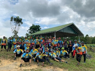 Wisata Sambil Olahraga, Ratusan Pecinta Sepeda Jelajah Alam Danau Kayangan
