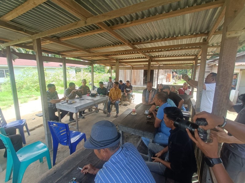 Wakapolres Rohil Turun Langsung Redam Situasi Pasca Pengrusakan Rumah Terduga Bandar Narkoba