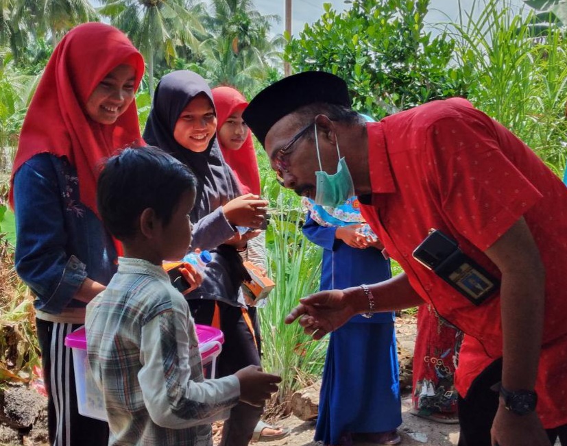 Yayasan Vioni Bersaudara Salurkan Bantuan Sembako bagi Anak Yatim Piatu di Desa Sialang Panjang