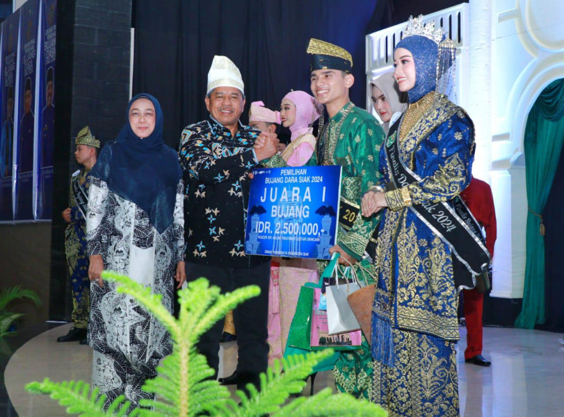 M Farhan dan Vina Chantika Sabet Bujang dan Dara Siak 2024