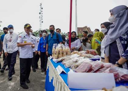 Pemprov Riau Gelar Pasar Murah di Inhil, Begini Respon Warga