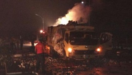 Api Lalap Truk Di Pelabuhan Ro-ro