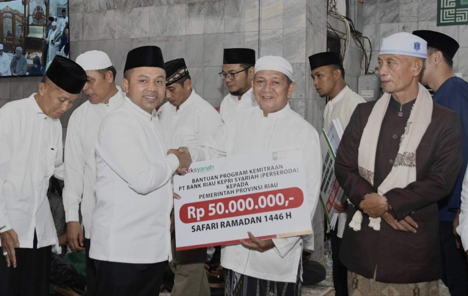 Dukung Program Pemprov Riau, 5 Masjid di Tembilahan Terima Bantuan CSR BRK Syariah