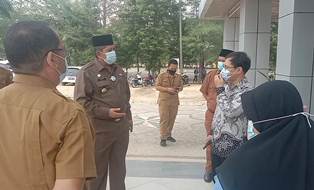 Pastikan Logistik Pilkada Tiba di Tujuan, Bupati Alfedri Minta Laporan Ketua KPU Siak