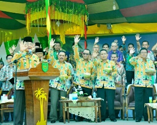 Dihadapan Puluhan Ribu Masyarakat, Bupati Inhil Sampaikan Pidato Pembukaan FKI Tahun 2017