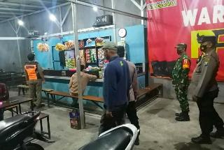 Satgas Tindak Pelanggar Prokes di Kecamatan Pakal Surabaya