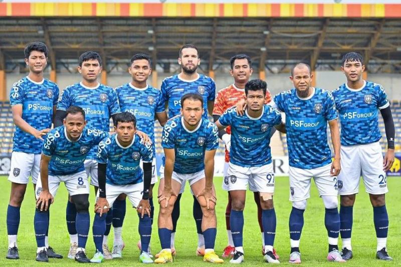 Terpuruk ke Dasar Klasmen, Senin Depan PSPS Jamu Semen Padang di Stadion Rumbai