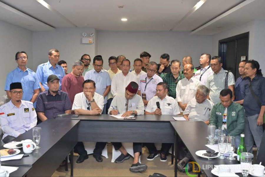 UAS Titip 16 Point Komitmen ke Cagubri No 1, Pengamat: Luar Biasa, Layak Didukung Masyarakat Riau