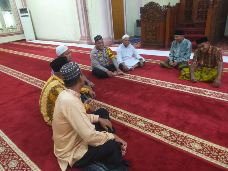 Polsek Rambah Ajak Jamaah Masjid Jami Sukseskan Pilkada 2024