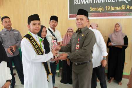 Sekda Kuansing Dedy Sambudi Hadiri Wisuda Rumah Tahfidz Nurul Islam Sentajo 