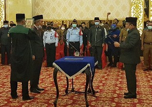 Bupati Kepulauan Meranti Resmi Lantik Kamsol Sebagai Sekda