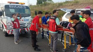 Satu Keluarga Lemas Keracunan AC Mobil di Tol Permai