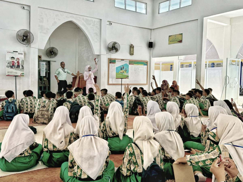 Bangun Generasi Muda Menabung, BRK Syariah Arifin Ahmad Sosialisasikan Program KEJAR ke Pelajar