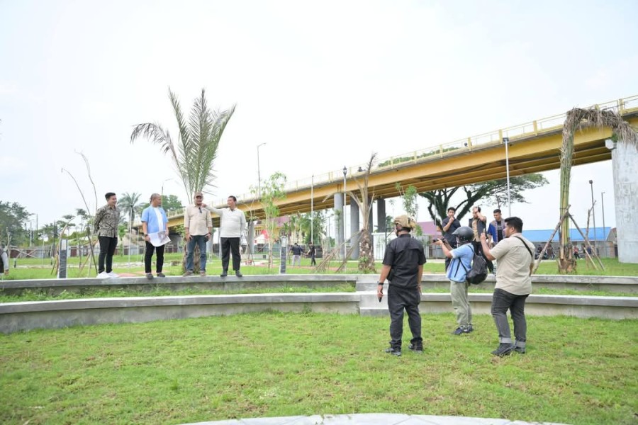 Disulap Tanpa APBD, Kolong Jembatan Siak I Pekanbaru Jadi RTH Biru Modern