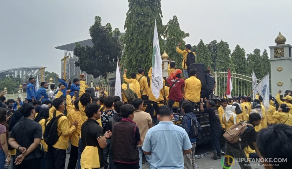 Demo di Karhutla di Riau, Mahasiswa Minta Plt Gubri Mundur Jika Tak Mampu Atasi Asap