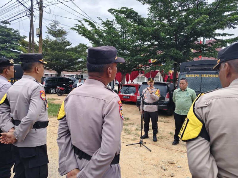 Ratusan Polisi Polres Inhu Amankan Pleno Terbuka KPU, Perhitungan Suara Selesai
