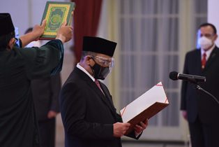 Anggota Dewan Pengawas KPK Dilantik Jokowi