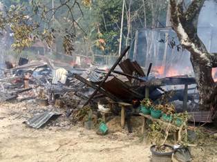 Ditinggal Kerja, Satu Unit Rumah Warga Desa Pematang Jaya Inhu Terbakar